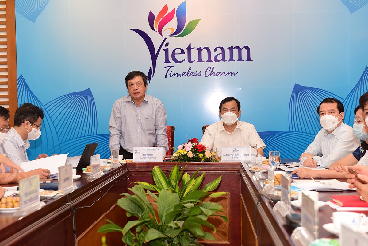 Thứ trưởng Bộ VHTTDL Đoàn Văn Việt phát biểu chỉ đạo tại Hội nghị